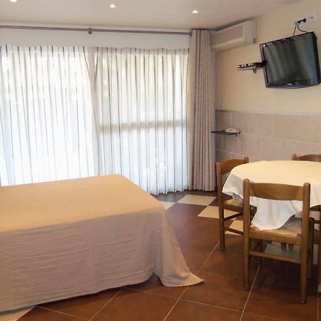 Hotel Et Studios Les Amandiers Saint-Raphaël Zewnętrze zdjęcie