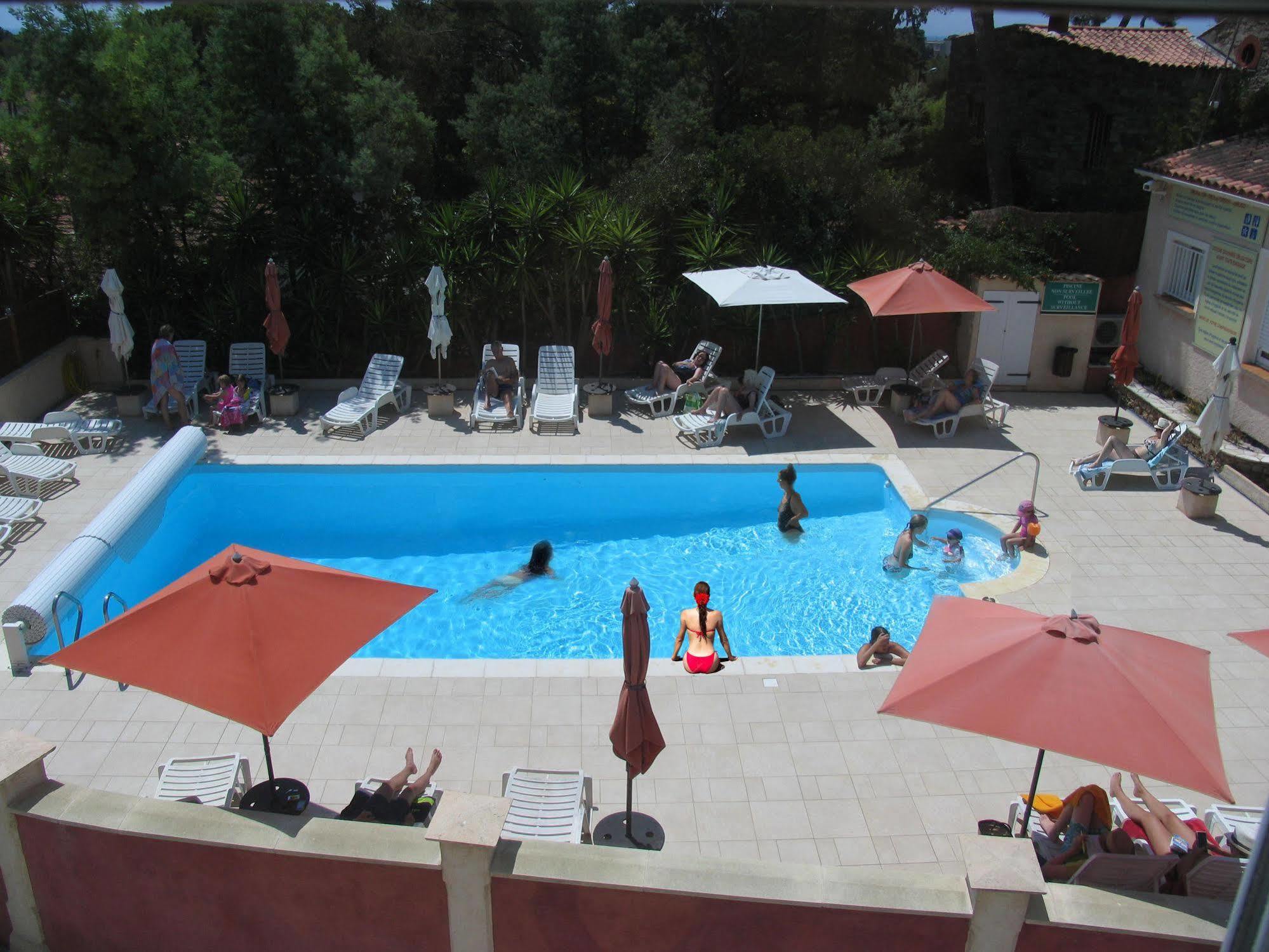 Hotel Et Studios Les Amandiers Saint-Raphaël Zewnętrze zdjęcie