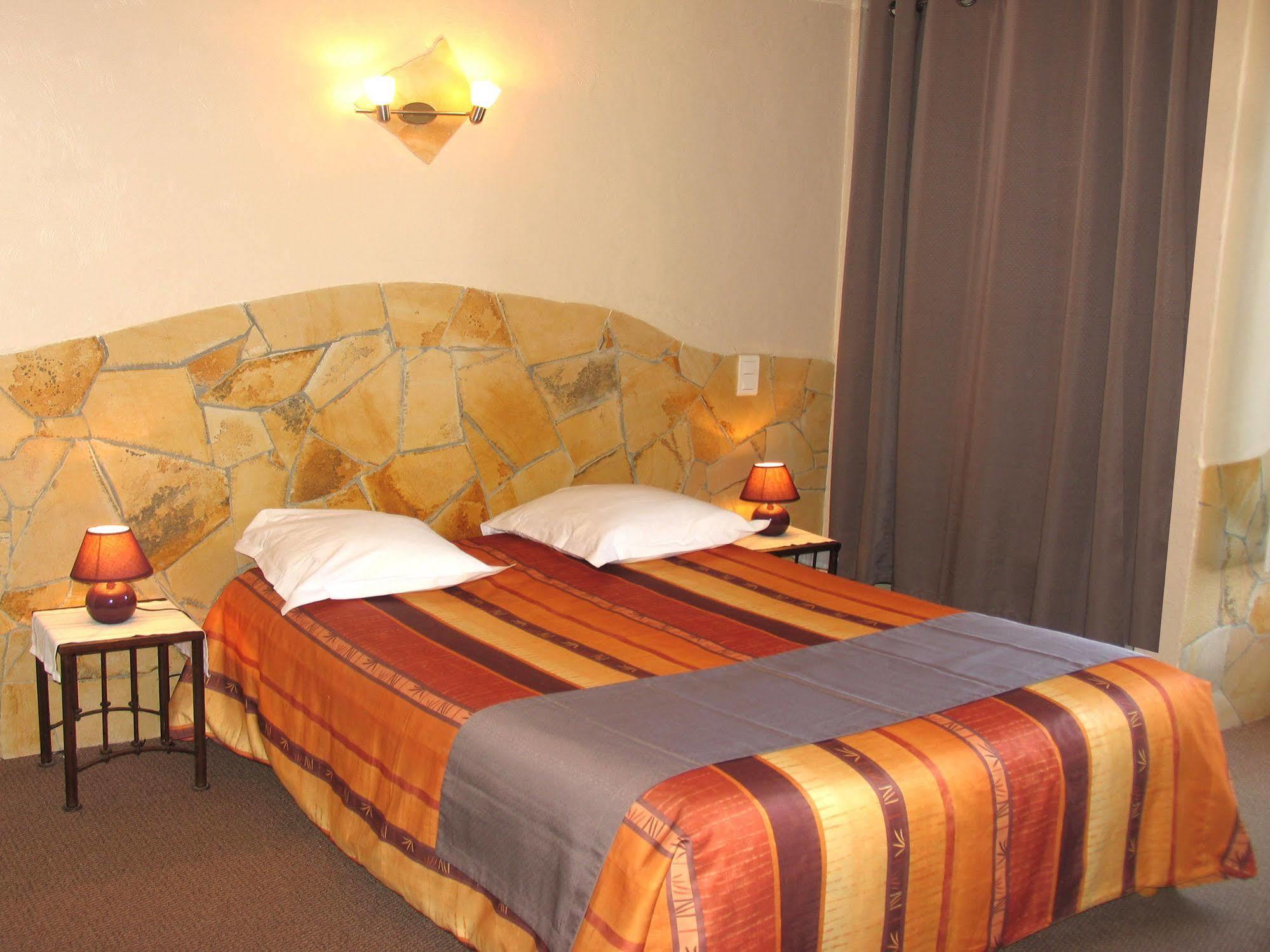Hotel Et Studios Les Amandiers Saint-Raphaël Zewnętrze zdjęcie